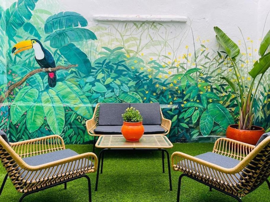 Artistic Flat Next To Ruzafa Welcome To The Jungle Walencja Zewnętrze zdjęcie